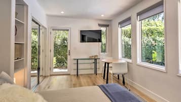 Apartment (0 Bedroom) | Interior