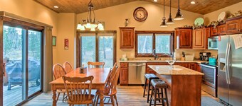 Black Hills Getaway w/ Deck - Near Hiking Trails!
