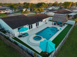 Pool - Maggie Home Pool/Tiki Bar - (Pet Friendly) (Miami)