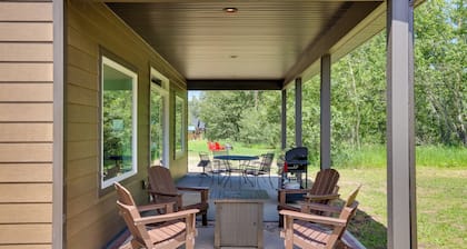 Red Lodge Retreat w/ Creek Access + Fire Pit!