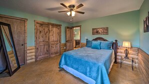 Room - Midtown Lodge: Walk to Shop Historic Downtown (Ruidoso)