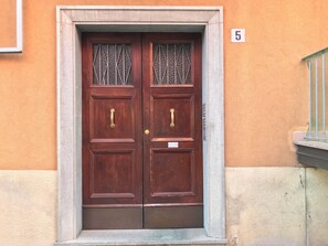 Exterior detail - Aduepassidallafiera, apartment near the trade fair and Bologna. (Bologna)
