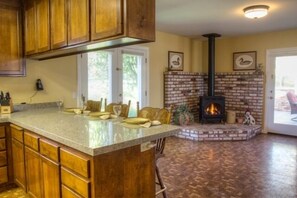 House (2 Bedrooms) | Private kitchen