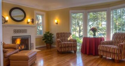 Historic Petaluma Vacation Rental on 1860s Farm!