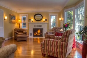 TV, fireplace, DVD player