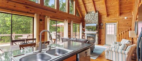 House (3 Bedrooms) | Interior