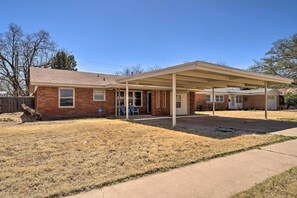 House (4 Bedrooms) | Interior - Lubbock Home: Furnished Patio < 5 Mi to Dtwn! (Lubbock)