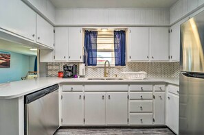 House (4 Bedrooms) | Interior - Lubbock Home: Furnished Patio < 5 Mi to Dtwn! (Lubbock)