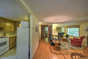 Interior - 'the Carriage House:' Walk to Peninsula State Park (Ephraim)