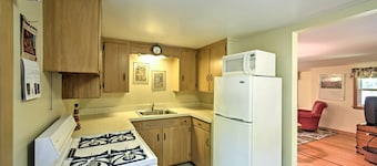 'the Carriage House:' Walk to Peninsula State Park