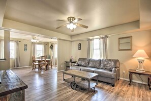 House (3 Bedrooms) | Interior - 1/2 Mi to Sand: Surfside Beach Retreat! (Freeport)