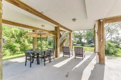 Seabrook Getaway w/ Balconies & Bay Views!