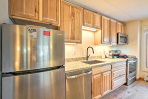Apartment (2 Bedrooms) | Interior - Breckenridge Condo w/ Gas Grill < 1 Mi to Peak 8! (Breckenridge)