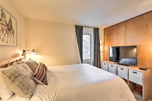 Apartment (2 Bedrooms) | Interior - Breckenridge Condo w/ Gas Grill < 1 Mi to Peak 8! (Breckenridge)