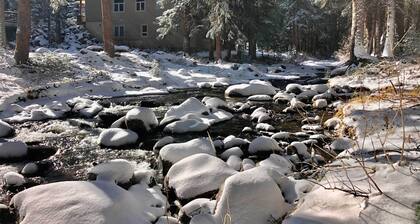3 Mi to Winter Park Resort: Cozy Ski Condo