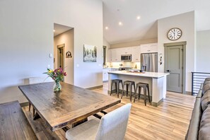 Apartment (4 Bedrooms) | Interior - 3 Mi to Granby Ranch: Townhome w/ Balcony & Views (Granby)