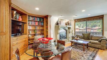 Apartment (2 Bedrooms) | Front of property