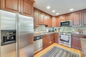 Apartment (2 Bedrooms) | Interior - Updated Condo: Walk to Vail Village & Ski Shuttle! (Vail)