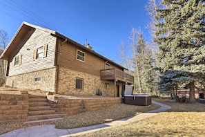 House (4 Bedrooms) | Interior - Creekside Cabin: Easy Access to I-70 & Slopes! (Dumont)