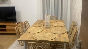 Dining - 102B Poniente Mágico by R2R Consulting (Gijón)