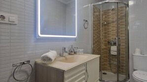 Bathroom - 102B Poniente Mágico by R2R Consulting (Gijón)