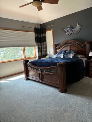 5 Schlafzimmer, Schreibtisch, Bügeleisen/Bügelbrett, kostenloses WLAN