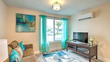 Apartment (2 Bedrooms) | Front of property