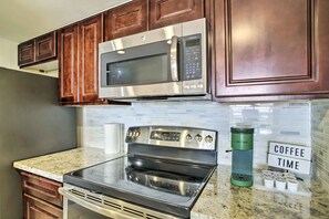 Apartment (1 Bedroom) | Interior - Gorgeous Houston Condo ~ 8 Mi to Downtown! (Houston)