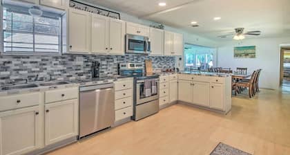 Waterfront Onalaska Retreat w/ Private Dock!