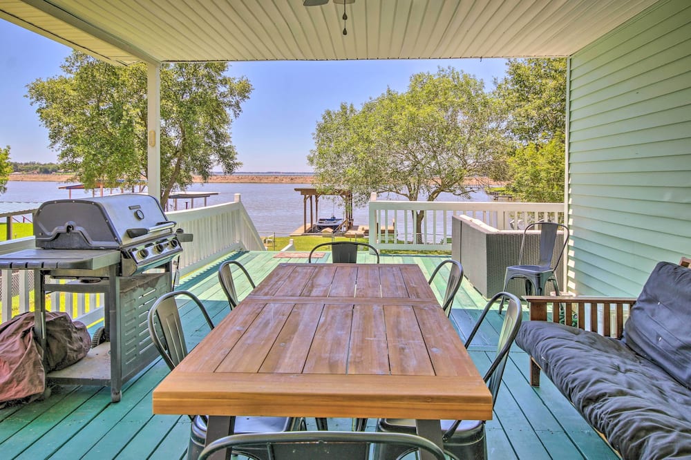 Waterfront Onalaska Retreat w/ Private Dock! - Onalaska, TX