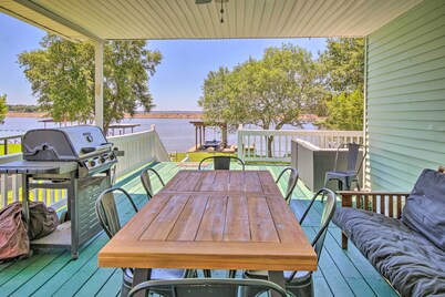 Waterfront Onalaska Retreat w/ Private Dock!