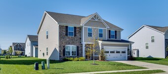 Spacious Home w/ Fireplace - Near Golf!