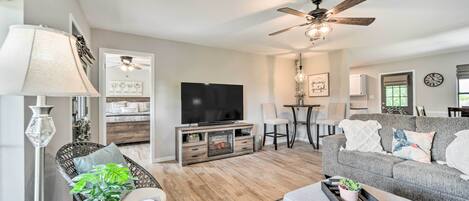 House (3 Bedrooms) | Interior