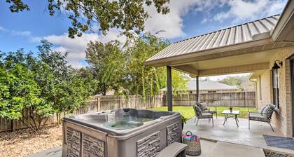 Fredericksburg Home w/ Hot Tub - 1 Mi to Dtwn
