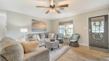 House (3 Bedrooms) | Front of property