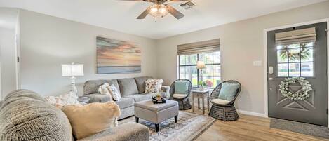 House (3 Bedrooms) | Front of property