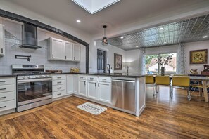 Interior - Fredericksburg Getaway w/ Covered Deck & Fire Pit! (Fredericksburg)