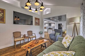 House (4 Bedrooms) | Interior - Fredericksburg Getaway w/ Covered Deck & Fire Pit! (Fredericksburg)