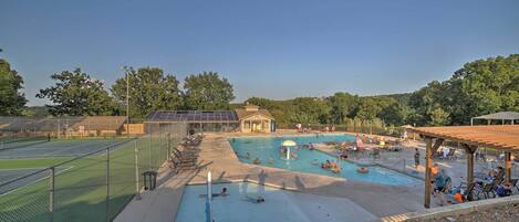 المنشأة من الداخل