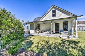 House (3 Bedrooms) | Interior - Cozy Currituck Home w/ Fire Pit Near Ferry! (Currituck)