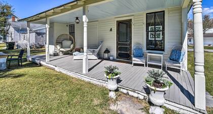 Cozy Currituck Home w/ Fire Pit Near Ferry!