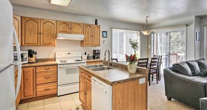 Peaceful Alaskan Escape: 13 Mi to Fairbanks!