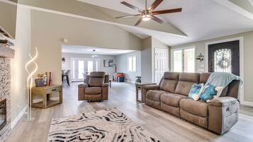 House (4 Bedrooms) | Interior