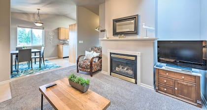 Apartment w/ Patio & Grill Access ~ 1/2 Mi to Bay!