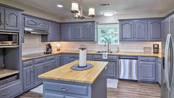 House (4 Bedrooms) | Interior