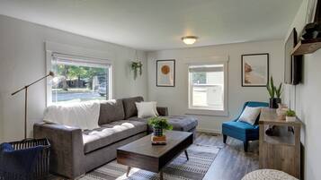 House (2 Bedrooms) | Interior