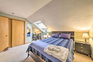 2 bedrooms, iron/ironing board, bed sheets - Condo w/ Rangeley Lake Views: 10 Mi to Saddleback! (Rangeley)