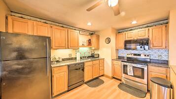 Departamento (2 Bedrooms) | Cocina privada | Microondas, horno, parrilla de estufa y lavavajillas