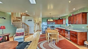 Cottage (2 Bedrooms) | Interior