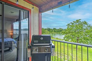 Interior - Waterfront Pool! Near SDC - Step-free Access! (Kimberling City)